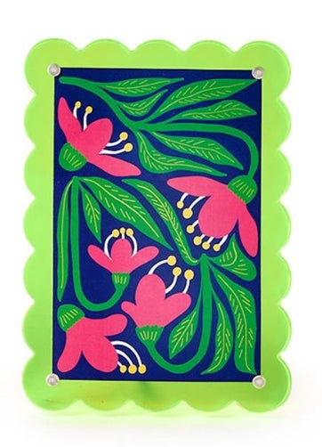 Two's Co. 4X6 Scalloped Pic Frame Acrylic