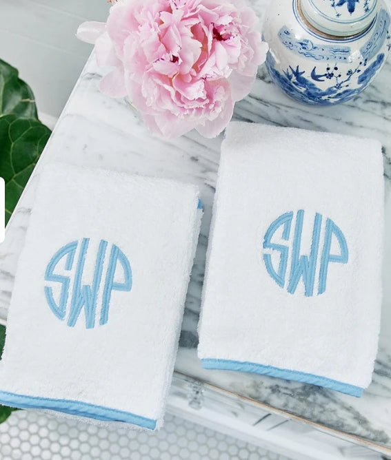 Weezie- Signature Hand Towels w/ Piping Set/2
