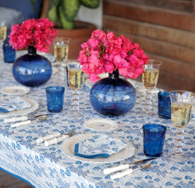 Pineapple Party B/W 60x140 Tablecloth