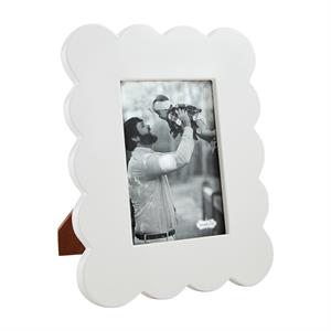 Mud Pie small scalloped lacquer frame