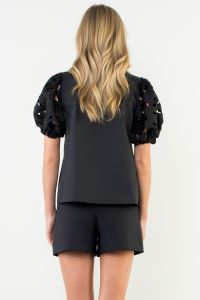 THML-Eyelet V-neck Puff Slv Top